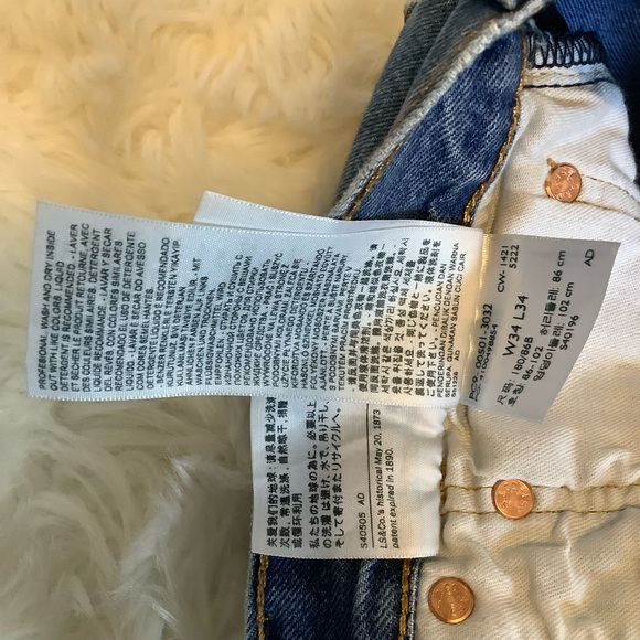 Levi's 501 Denim Blue Men Jeans Distressed/Destroyed 34x34 Straight Button Fly - Picture 8 of 16